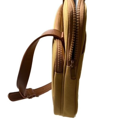 Tomtoc Laptop Shoulder Bag Holds 13" Computer H22 Water Repellent Yellow Pockets - Picture 4 of 9